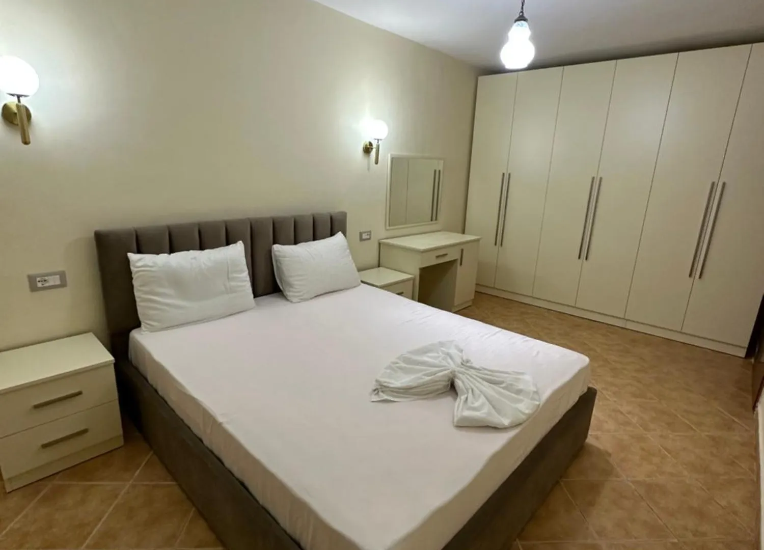 Apartamentagollitirana Albania
